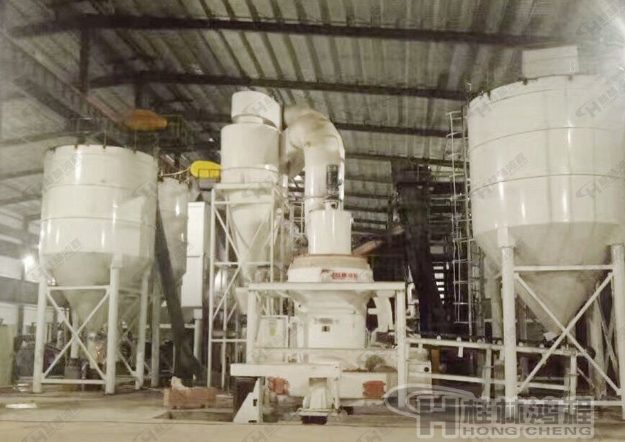 白云石雷蒙磨粉機(jī)，鴻程擺式磨粉機(jī),年產(chǎn)10萬噸的生產(chǎn)線配置